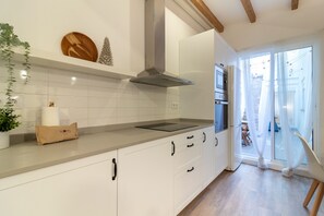 Frigorifero, microonde, forno, lavastoviglie