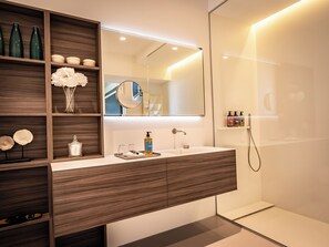 Shower, hair dryer, towels, soap - Palombaggia, Porto-Vecchio,Villa AzaïTu Waterfront, Hotel service, Swimming pool (Porto-Vecchio)