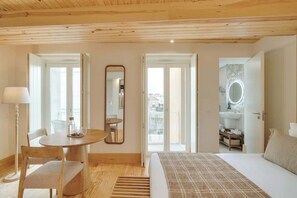 Iron/ironing board, travel cot, WiFi, bed sheets - Republica 139 Apartamentos by DA'Home #2D (Porto)