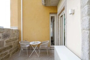 Outdoor dining - Republica 139 Apartamentos by DA'Home #0D (Porto)