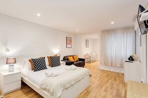 1 bedroom, iron/ironing board, travel cot, WiFi - Bonjardim Downtown Studio by DA'HOME (Porto)