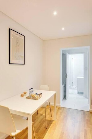 Dining - Bonjardim Downtown Studio by DA'HOME (Porto)