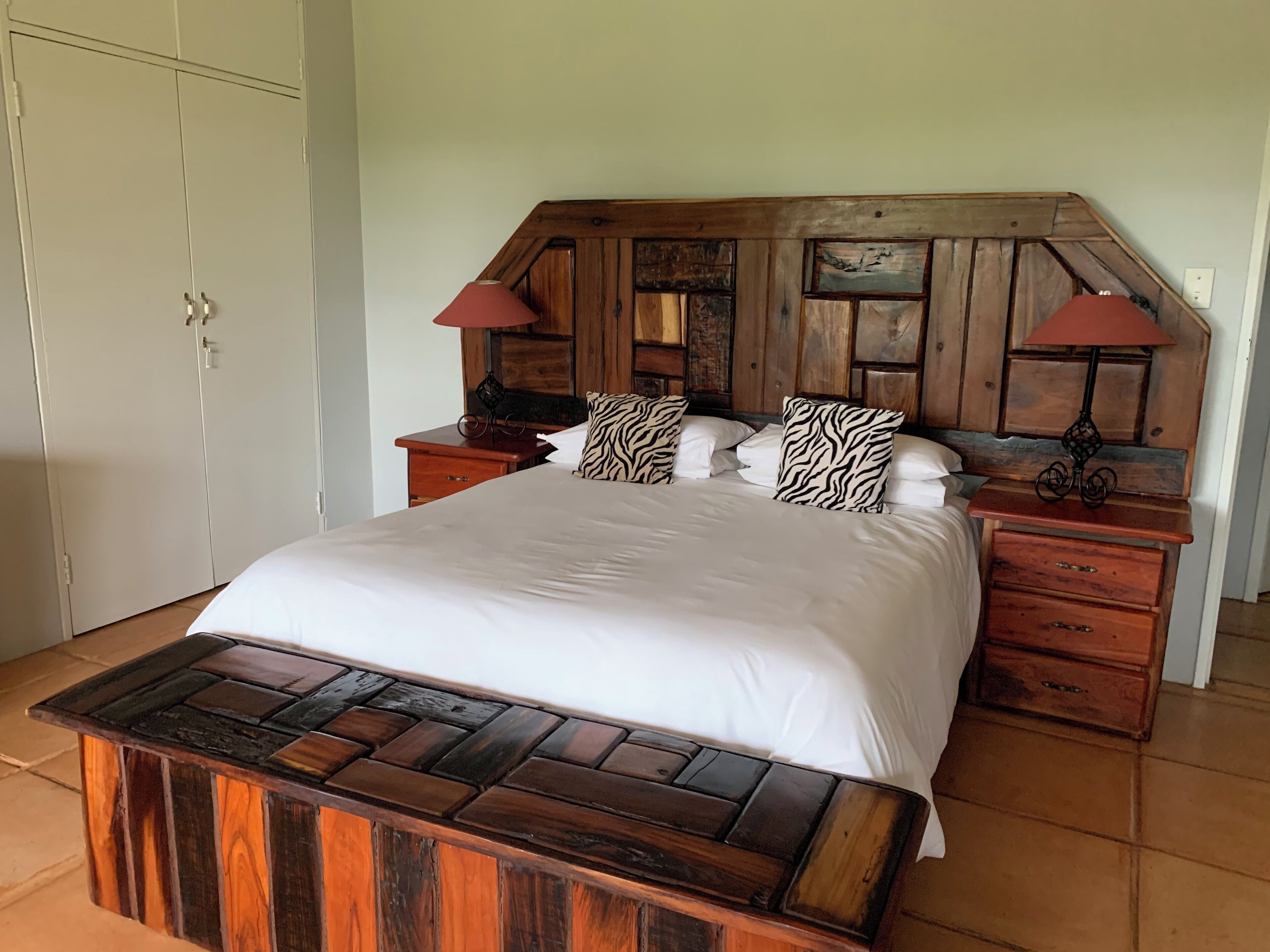 Bügeleisen/Bügelbrett, WLAN, Bettwäsche