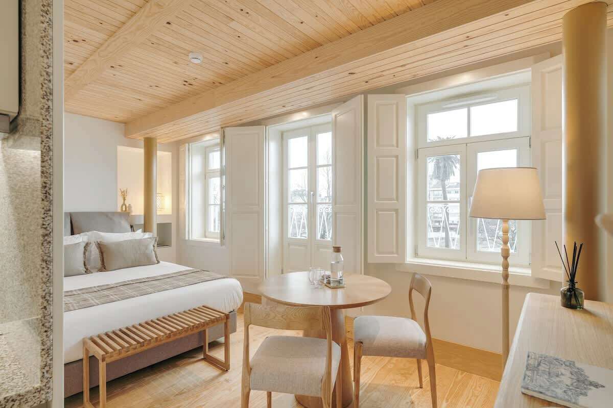 Strykejern/-brett, reiseseng for barn, wi-fi og sengetøy