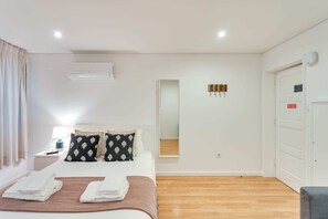 1 bedroom, iron/ironing board, travel cot, WiFi - Bonjardim Downtown Studio by DA'HOME (Porto)