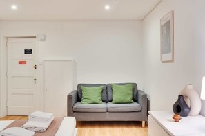Interior - Bonjardim Downtown Studio by DA'HOME (Porto)