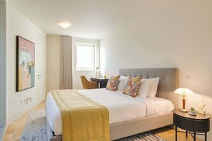 3 habitaciones, tabla de planchar con plancha, cuna de viaje y wifi 