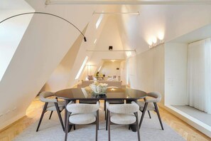 Dining - Luxury 3BR Penthouse | Terrace | Aliados | DA’Home (Porto)