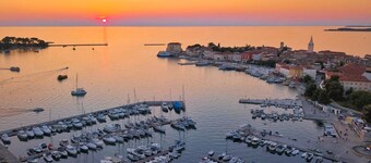 Villa Casa Luis with a pool, sauna and indoor whirlpool for 8 persons,