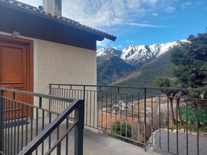 Property grounds - Relaxing stay with mountain views - spacious rooms barbecue brazier! (Venanson)