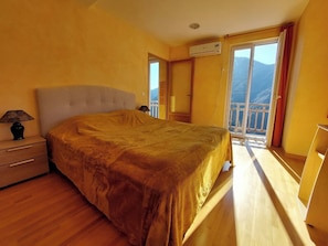 Strykjärn/strykbräda, wi-fi och sängkläder