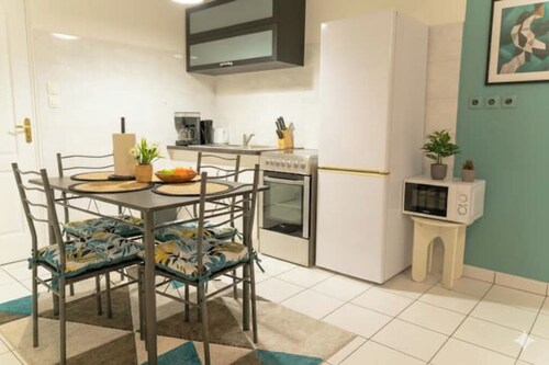 Cosy maisonette / free wifi/parking / close to town center