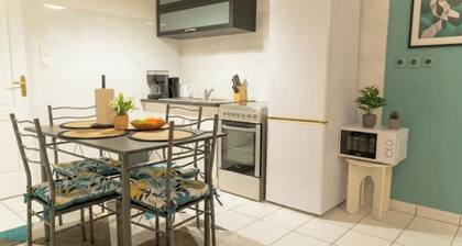 Cosy maisonette / free wifi/parking / close to town center