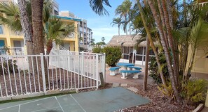 Terrace/patio - Studio on Boca Ciega Bay, Treasure Island (Treasure Island)