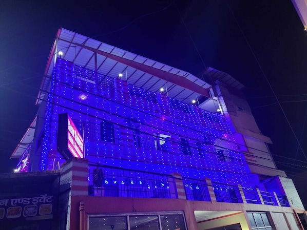 Exterior - New Samrat Hotel And Restaurant (Srinagar)