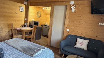 1 chambre, fer et planche Ă repasser, draps fournis