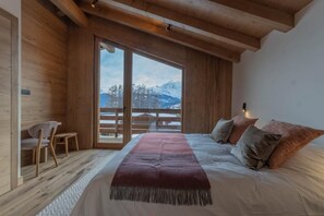 Desk, iron/ironing board, travel crib, free WiFi - Chalet Combloux, Megève, Mont-Blanc View (Combloux)
