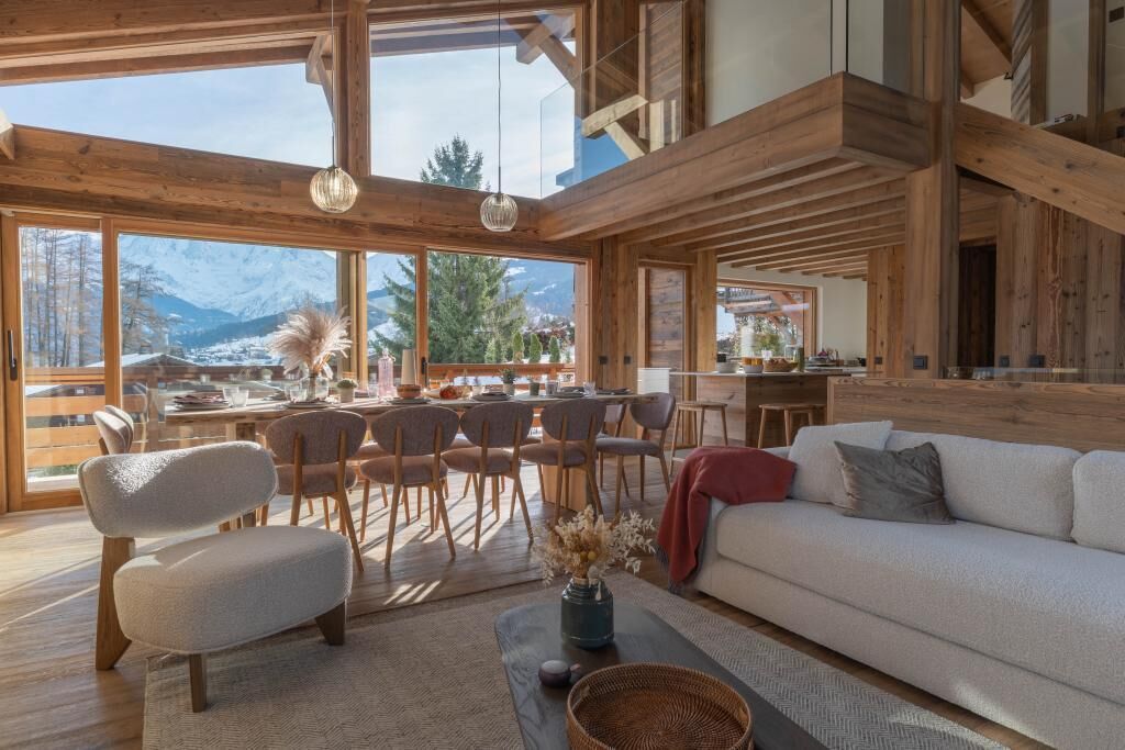 Smart TV, fireplace, table football, stereo