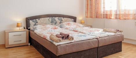 3 dormitorios, tabla de planchar con plancha, wifi y ropa de cama