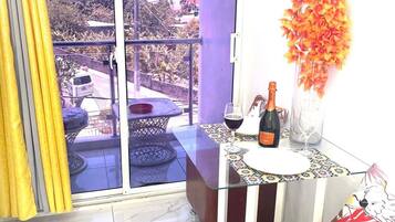 Room, 1 Bedroom, Smoking, Mountain View | Balcony