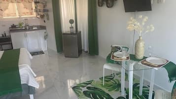 Room, 1 Bedroom, Smoking, Mountain View | 1 bedroom