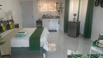 Room, 1 Bedroom, Smoking, Mountain View | 1 bedroom