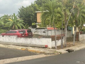 Chambre, 1 chambre, fumeurs, vue montagne | Enceinte de l’hébergement