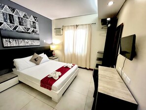 Desk, free WiFi - D'Goldwin Lodge (Coron)