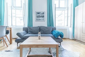 Basic Apartment | Living area - Elegant Spacious 2BR City Center Stay (Vienna)