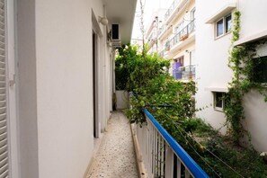 Exterior detail - Spacious & Modern Retreat with Sun Terrace in Neos Kosmos, Athens (Athina)