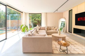 TV - Villa Hamza with private pool - My Rental Homes (Oulad Ikhia)