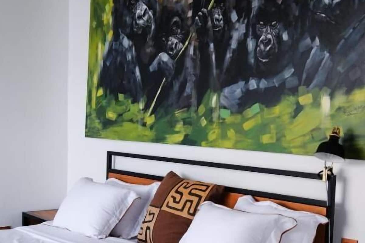 Iron/ironing board, free WiFi