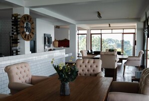 Dining - Umurobyi Lodge (Bwishyura)