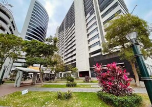 Exterior - EXCLUSIVE APARTMENT IN PUERTO SANTA ANA|WIFI +PARKING +RIVERFRONT 2| SWIMMING POOL (Guayaquil)