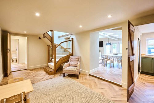 Host & Stay | The Coral Cottage