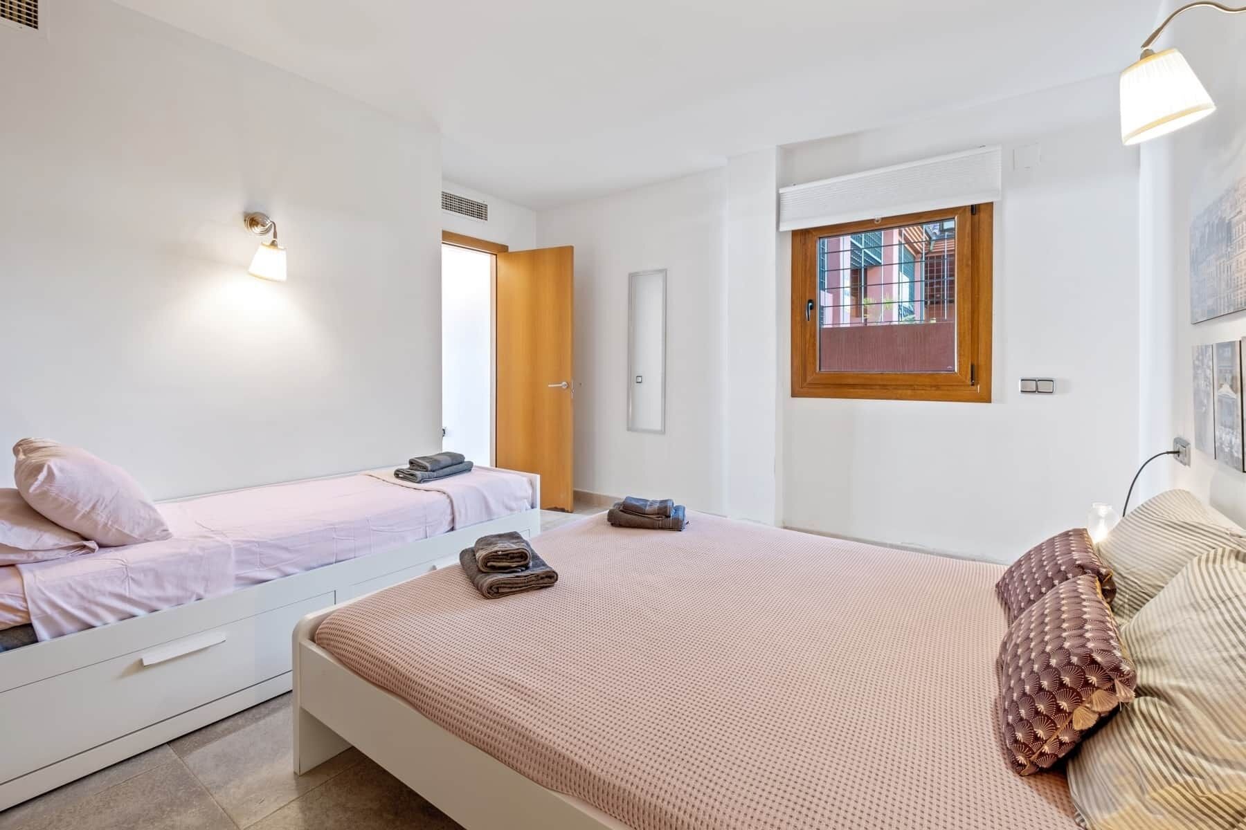 1 bedroom, iron/ironing board, WiFi, bed sheets