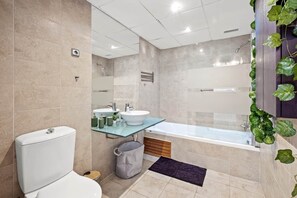 Hair dryer, towels - Higueron, sea view, close to shops (La Capellania)