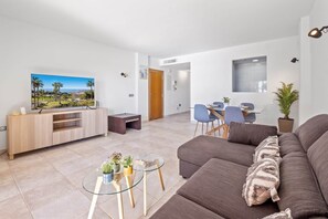 TV - Higueron, sea view, close to shops (La Capellania)