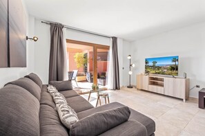 TV - Higueron, sea view, close to shops (La Capellania)