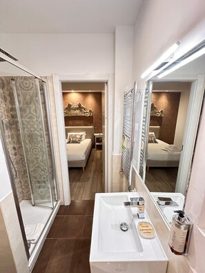 Bathroom - Popolo Rooms&Suites (Rome)