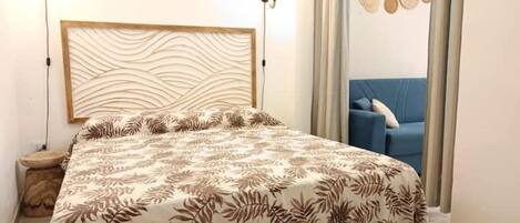 Bügeleisen/Bügelbrett, Internetzugang, Bettwäsche