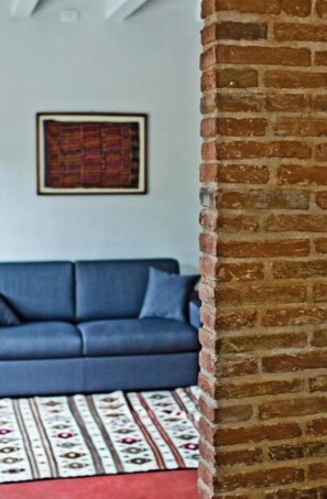 Living area - Relais Villa Ambrosetti - Elegant Suite with Garden View in Verona (Avesa)