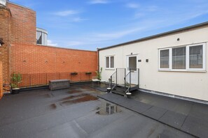 Exterior - The Courtyard Hideaway! Hidden gem in Wanstead 
Entire rental - New listing (London)