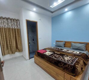 Free WiFi - Himalayan View stay Shehar wala ghar (Dehradun)