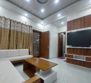 Living area - Himalayan View stay Shehar wala ghar (Dehradun)