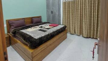 Deluxe Studio | Free WiFi