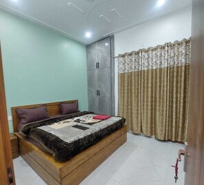 Deluxe Studio | Free WiFi - Himalayan View stay Shehar wala ghar (Dehradun)