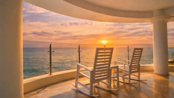 Private beach, white sand, sun-loungers, beach umbrellas