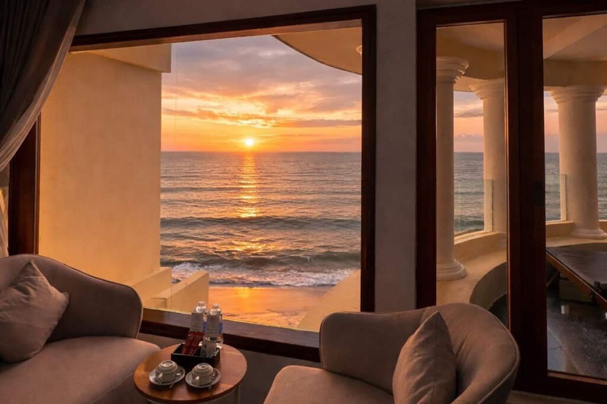 Superior Double Room, Sea View | Minibar, desk, laptop workspace, blackout curtains