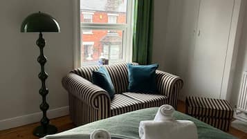 Skrivebord, strykejern/-brett, wi-fi og sengetøy